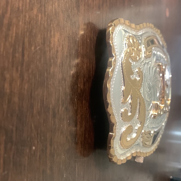 Western gold accent Buckle - Picture 6 of 9